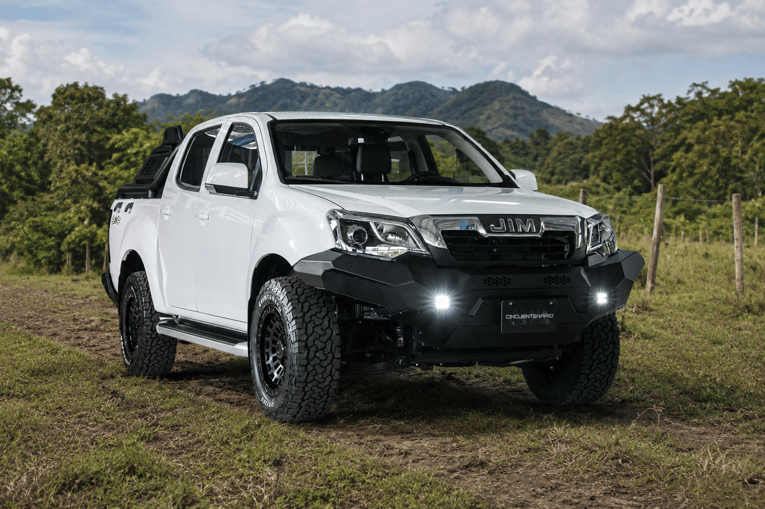 Pickup JIM RE-MAX doble cabina en el interior de Panamá